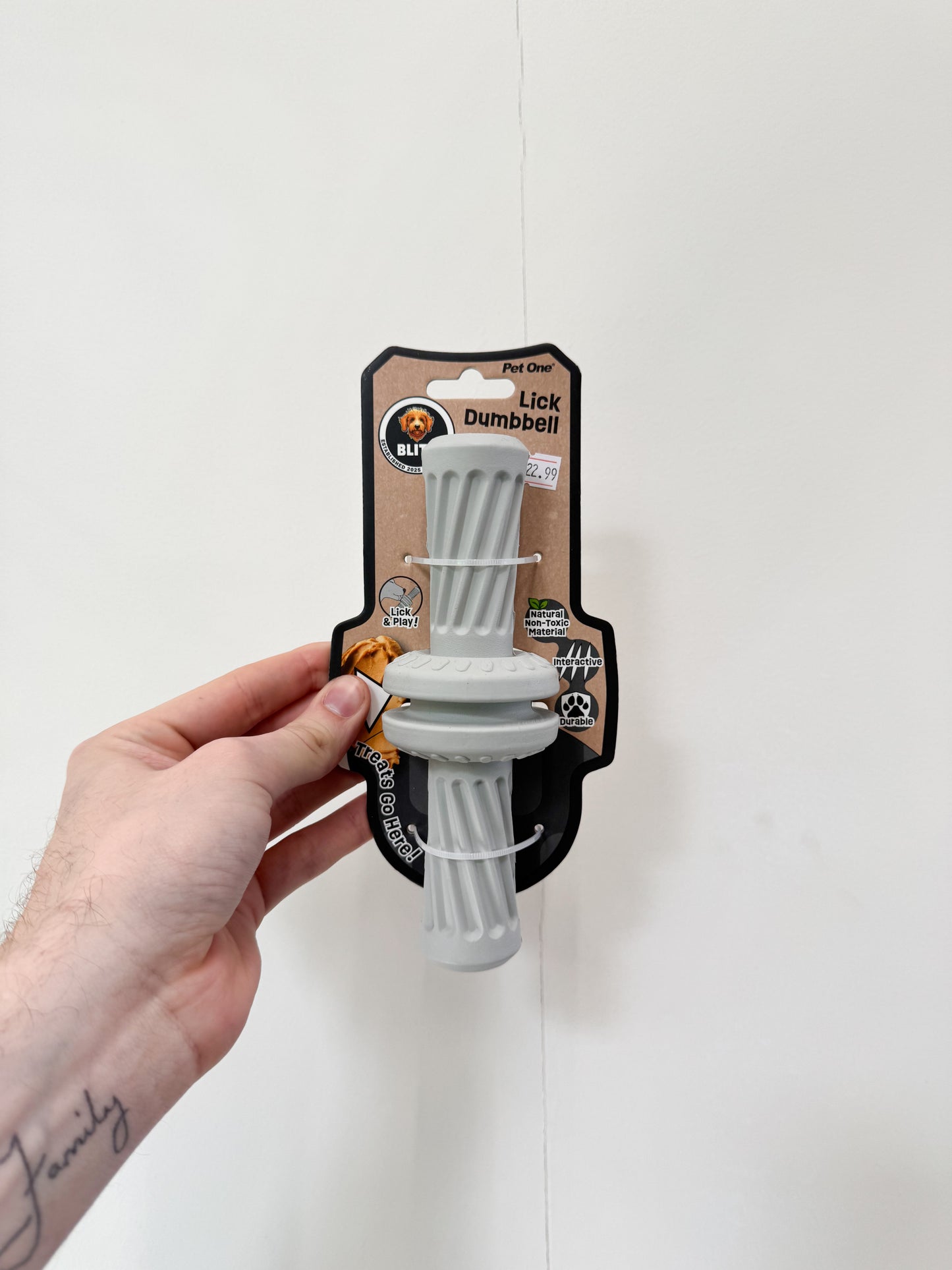 Lick Dumbell (Med)