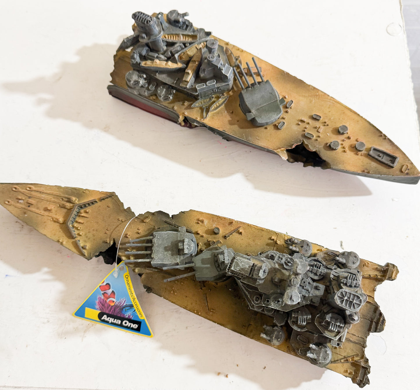 Shipwreck Aquarium Ornament two-Pieces