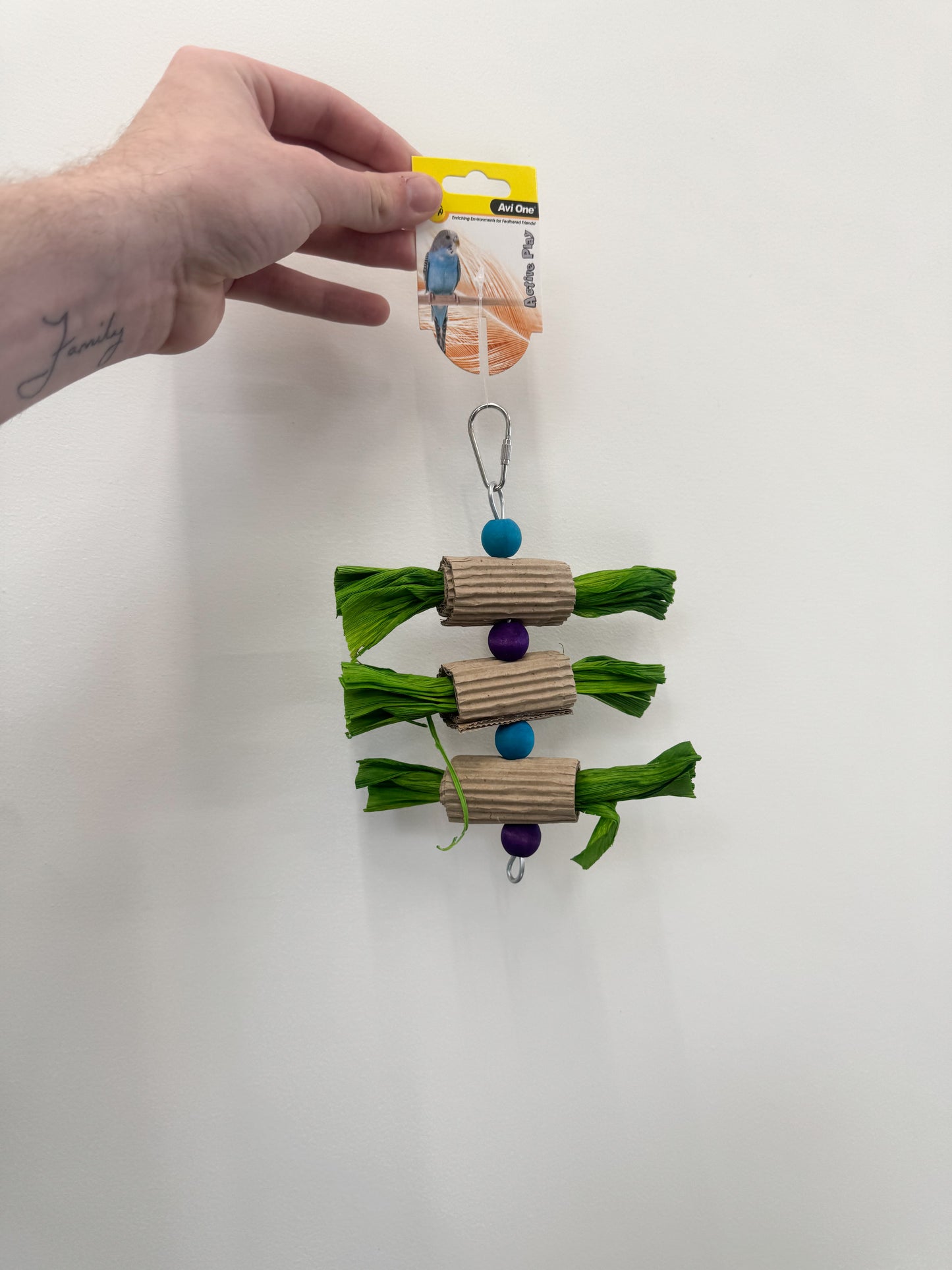 Avi one corrugated board with straw