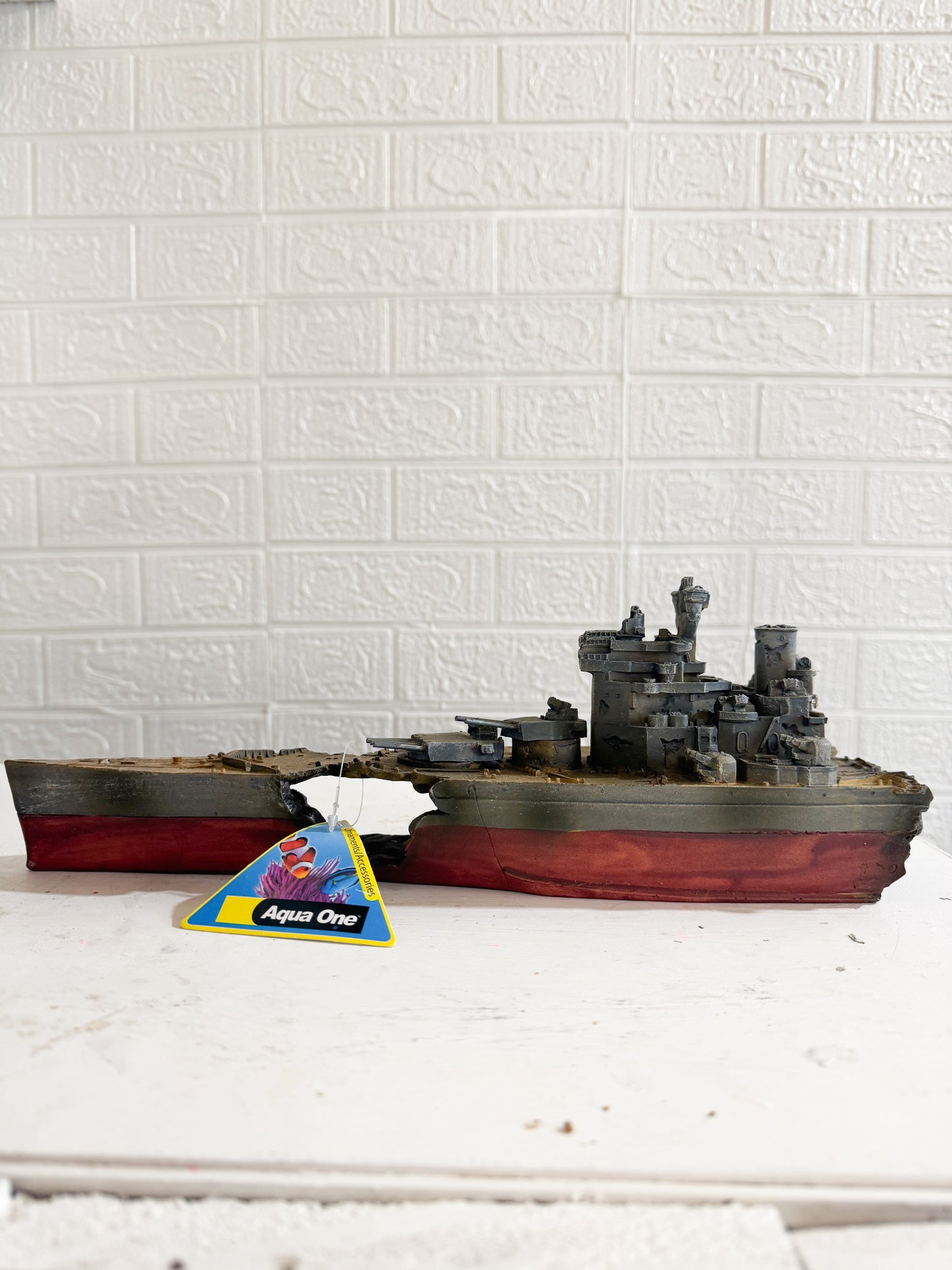 Shipwreck Aquarium Ornament two-Pieces